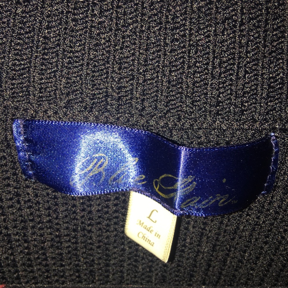 Black cropped sweater tank